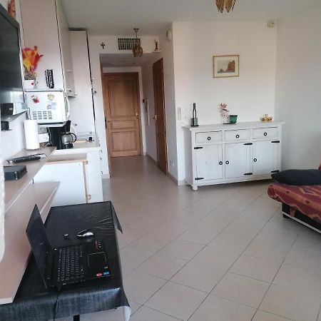 Appartement Residence Les Eucalyptus Л'Іль-Русс Екстер'єр фото