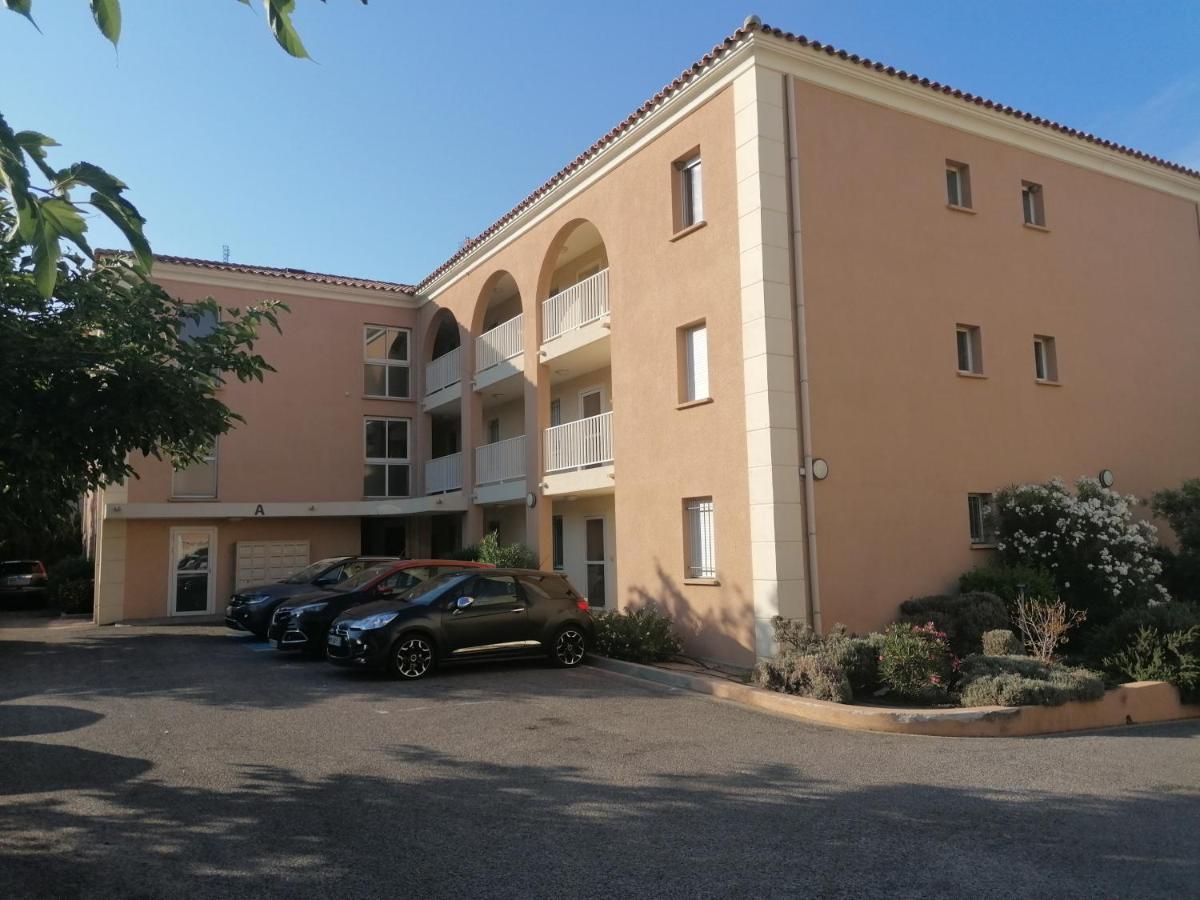 Appartement Residence Les Eucalyptus Л'Іль-Русс Екстер'єр фото